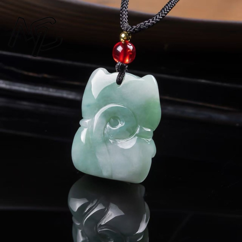 Natural Emerald Jade Lucky Cat - огляд і ціна Necklaces