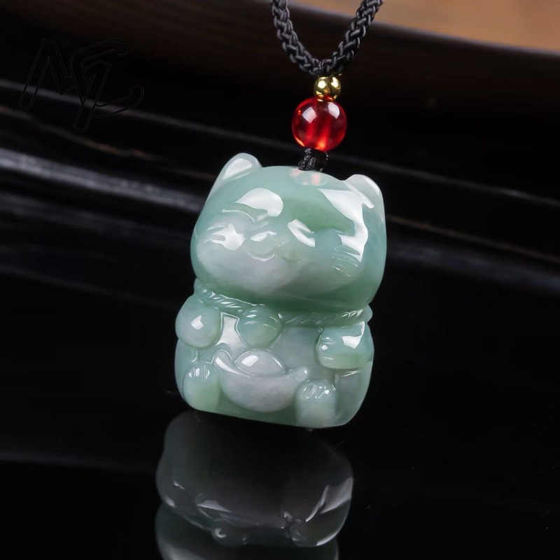 Natural Emerald Jade Lucky Cat - огляд і ціна Necklaces