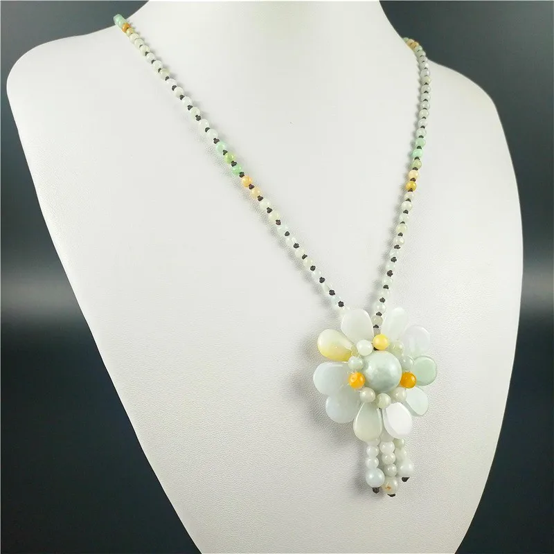 Certified Burmese Jade Sunflow - огляд і ціна Necklaces