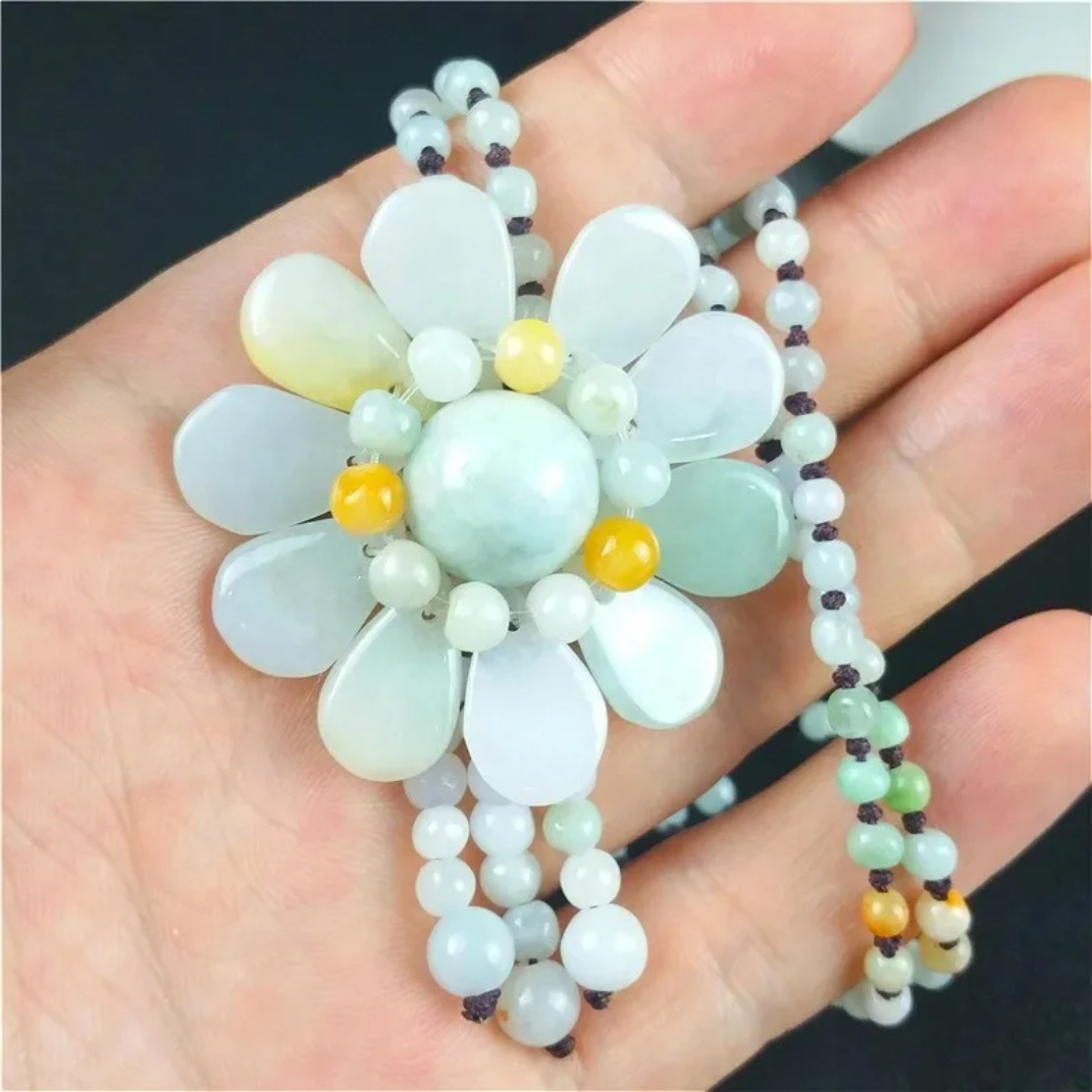 Certified Burmese Jade Sunflow - огляд і ціна Necklaces