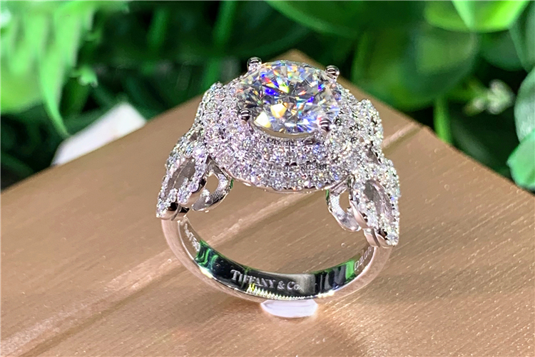 Custom Solid 18K Au750 White G - огляд і ціна Moissanite Engagement Ring 1 Carat