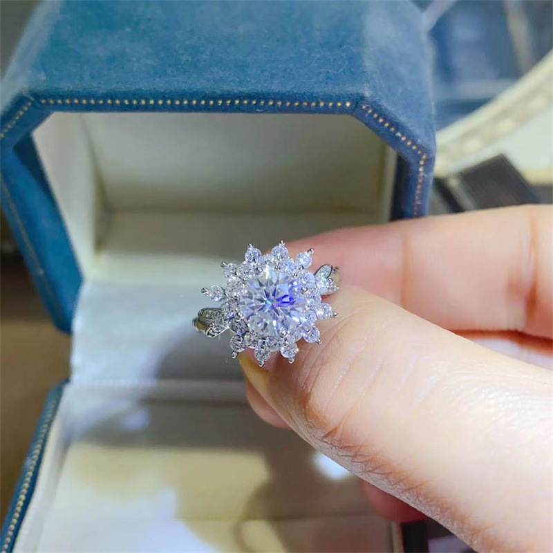 Luxury white gold solid platin - огляд і ціна Moissanite Engagement Ring 1 Carat