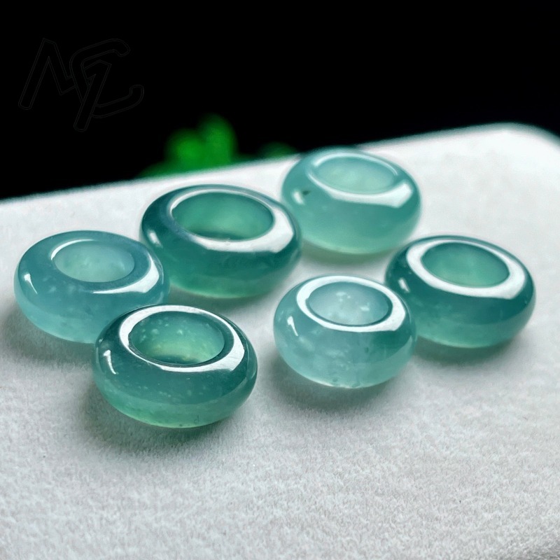 Natural Emerald Blue Water Luc - огляд і ціна Rings