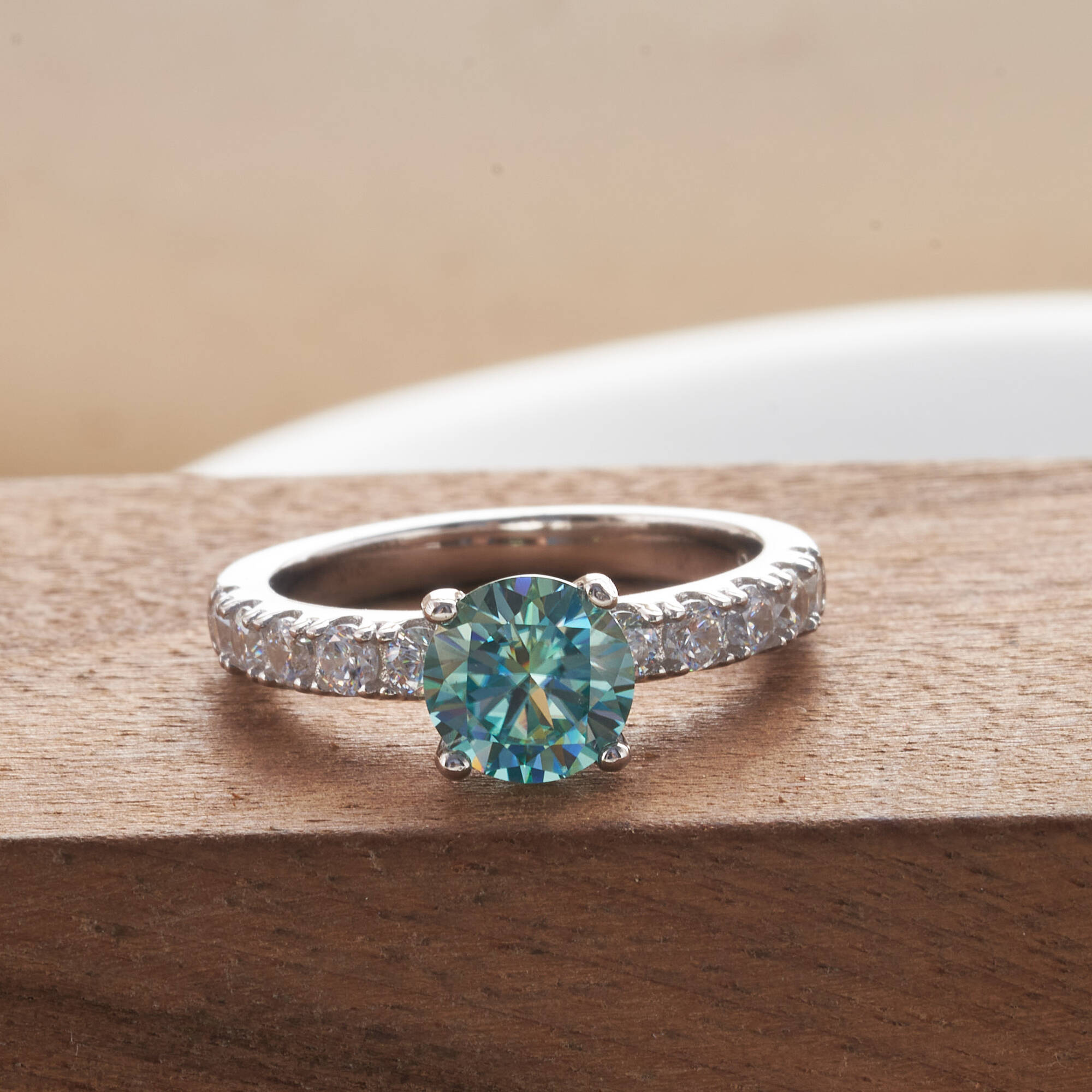 Classic 1 Carat Blue Color Moi - огляд і ціна Moissanite Engagement Ring 1 Carat