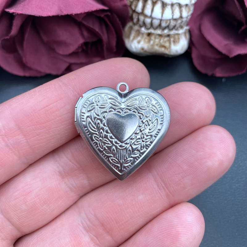 2pcs Stainless Steel Heart Box - огляд і ціна Heart Locket Necklace Photo